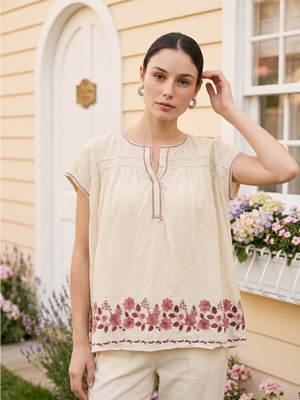 Max Studio London Cream Short-Sleeve Embroidered Peasant Top size L